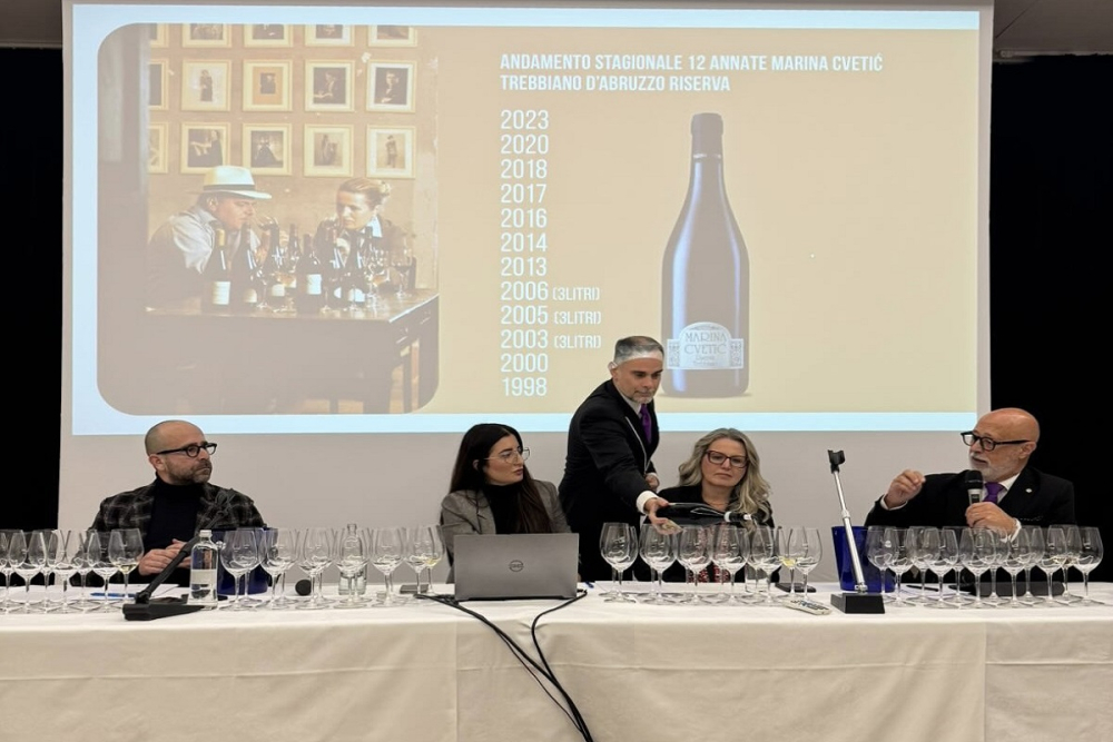 Il servizio del vino Il servizio del vino