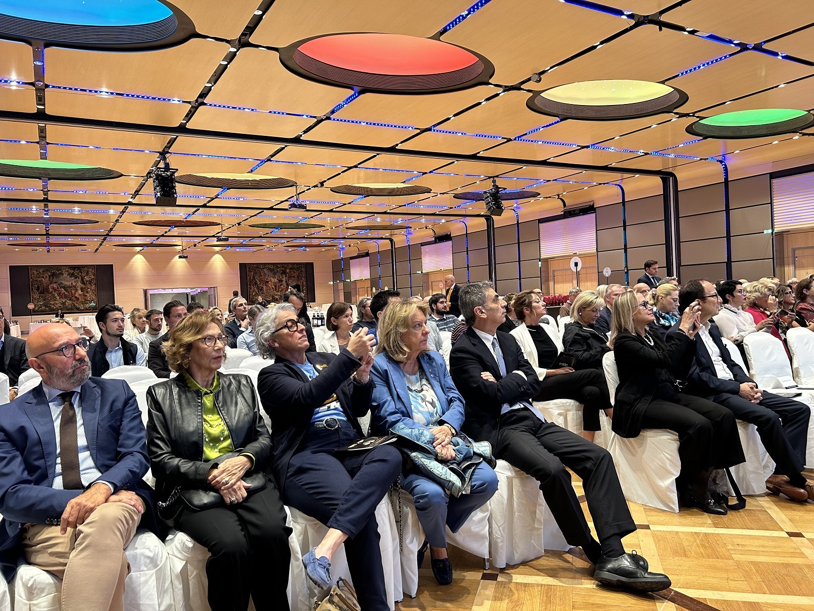 Panoramica della sala durante 43° Forum della Cultura del Vino, dell’Olio e dei Prodotti della Terra