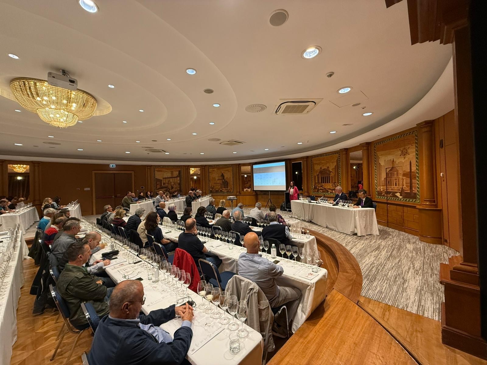 Panoramica della Sala Ellisse durante la degustazione