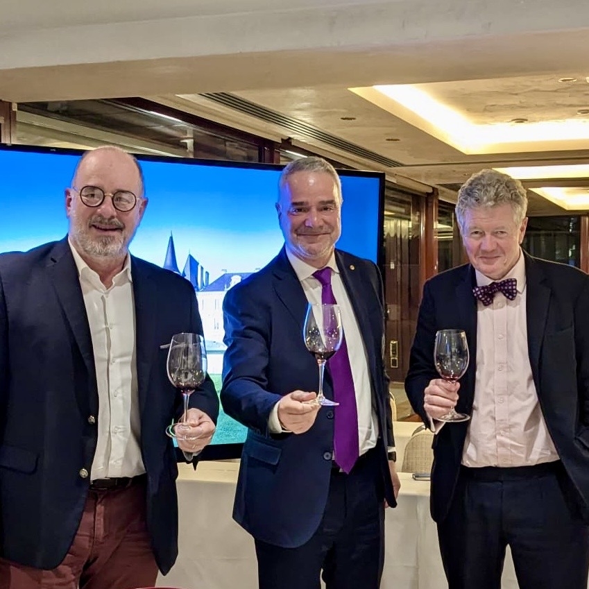 Pierre Montégut, Directeur Technique di Château Pichon Baron, Paolo Lauciani, Docente della Fondazione Italiana Sommelier e Christian Seely, Managing Director di AXA Millésimes