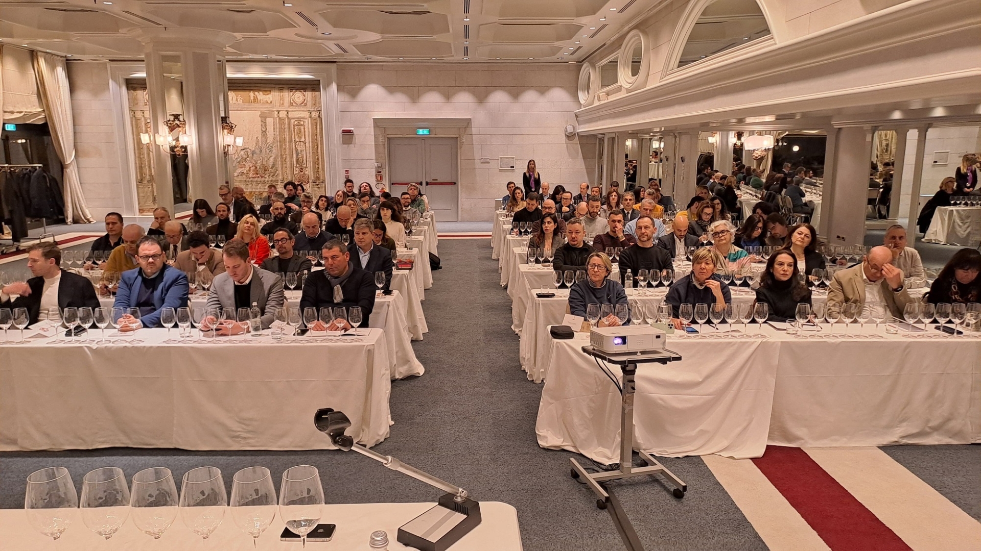 Panorama della Sala durante la degustazione dei vini del Consorzio Villamagna