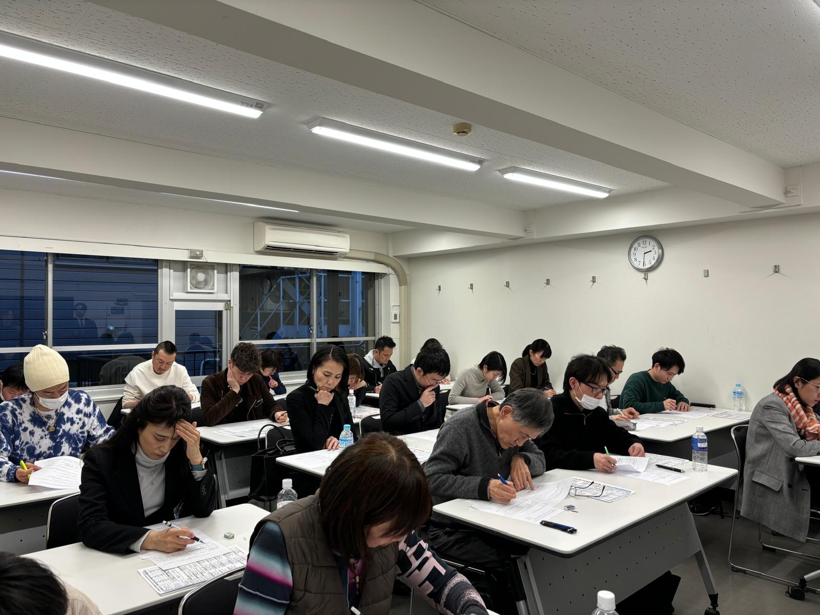 Panoramica della sala di degustazione durante l’ottava edizione del Corso Internazionale, full immersion, sui vini delle Regioni d’Italia a Tokyo