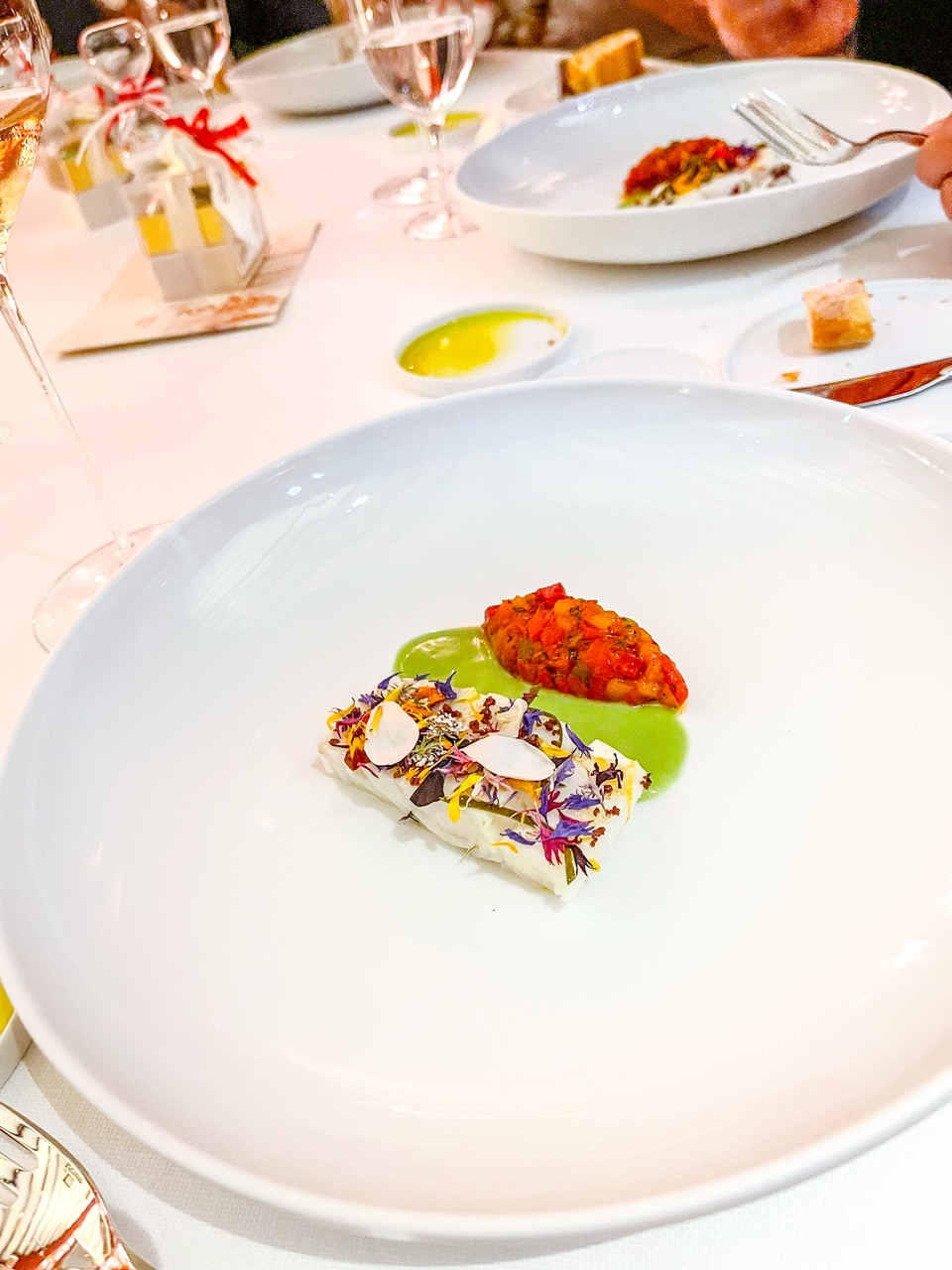 Rombo, peperoni e gazpacho verde Rombo, peperoni e gazpacho verde